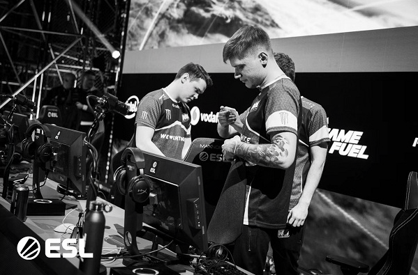 显示出其在 显示出其在